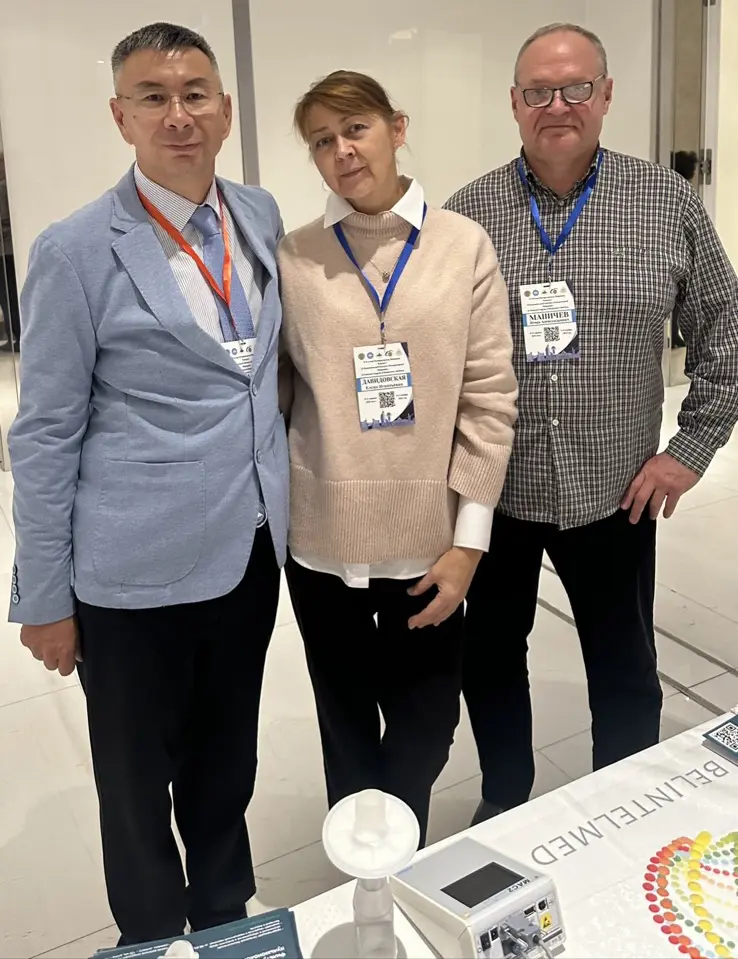 Главный внештатный пульмонолог Минздрава РБ Елена Игнатьевна Давидовская; Игорь Александрович Маничев и Президент Конгресса, Председатель ОО "Национальное общество респираторной медицины", к.м.н. Пак Алексей Михайлович